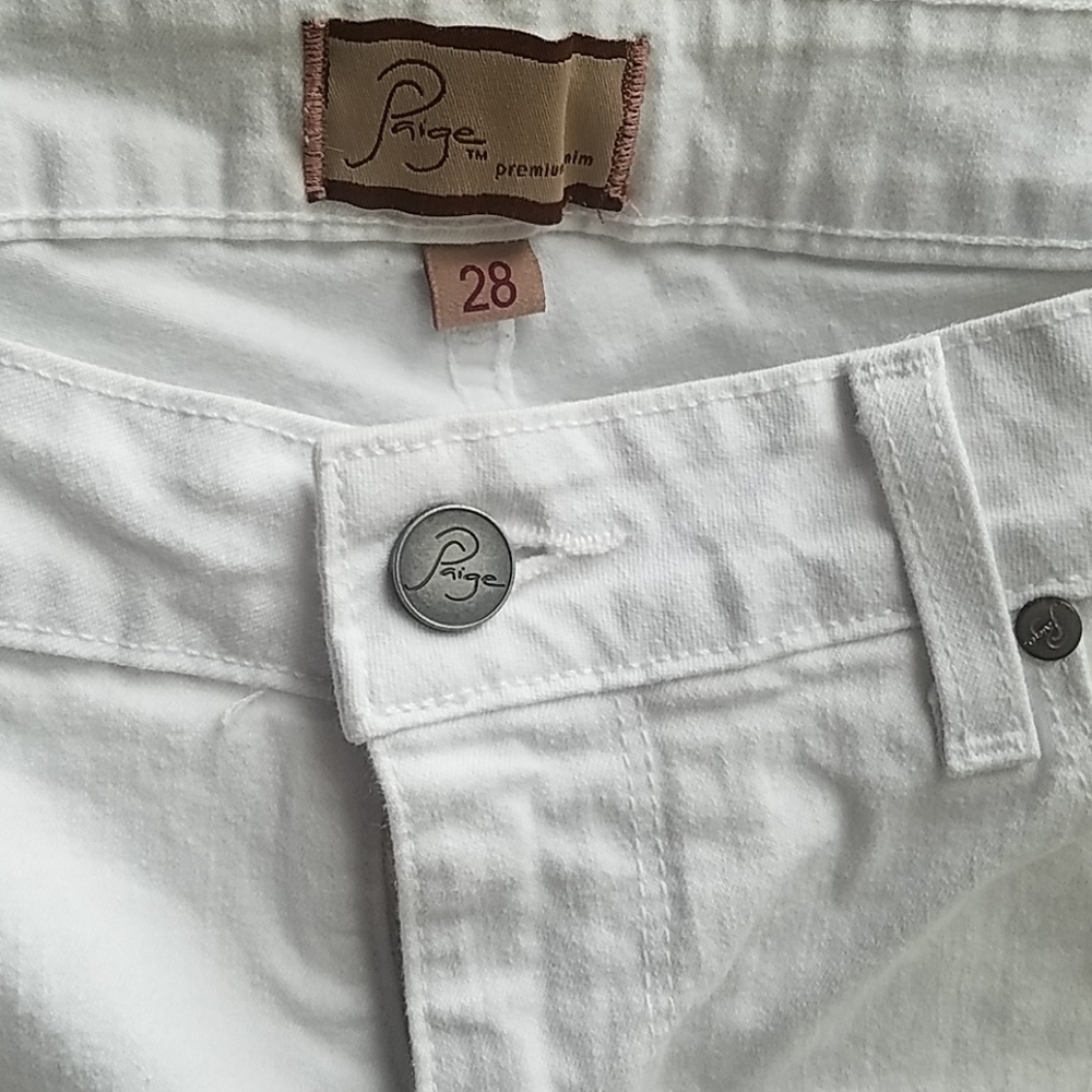 PAIGE SKYLINE PEG WHITE JEANS SIZE 28
